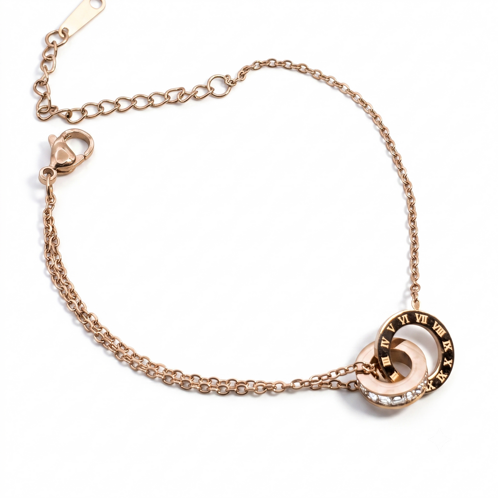 Rosegoldfarbenes Damen-Armband aus Edelstahl im minimalistischen, glatten Schlangenketten-Design mit praktischem Zugverschluss, Hauptfoto.