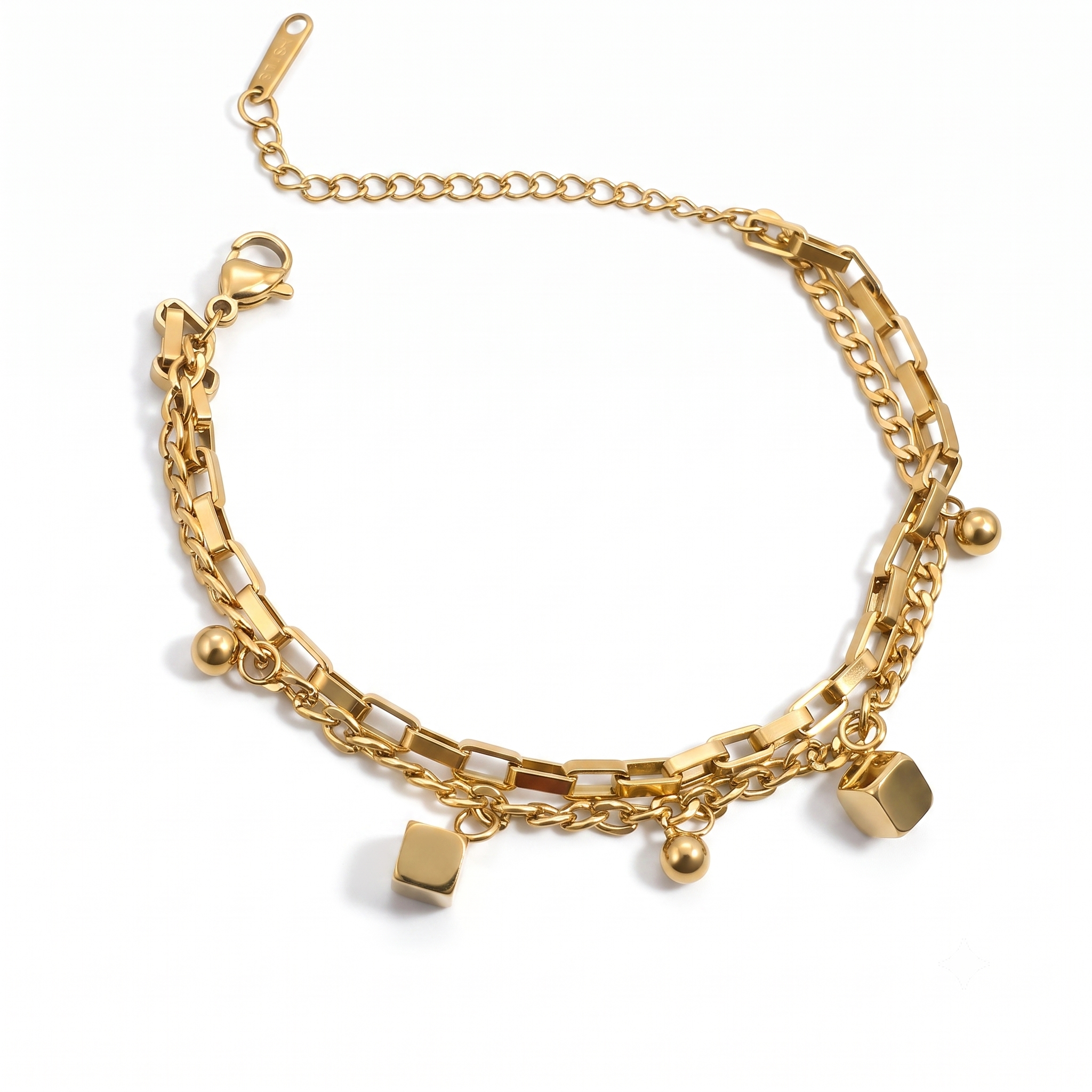 Goldfarbenes Damen-Armband aus Edelstahl im mehrlagigen Glieder-Design mit kleinen Würfel- und Kugel-Anhängern, Hauptfoto