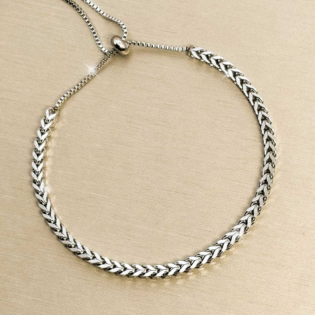Silberfarbenes Flechtoptik Armband