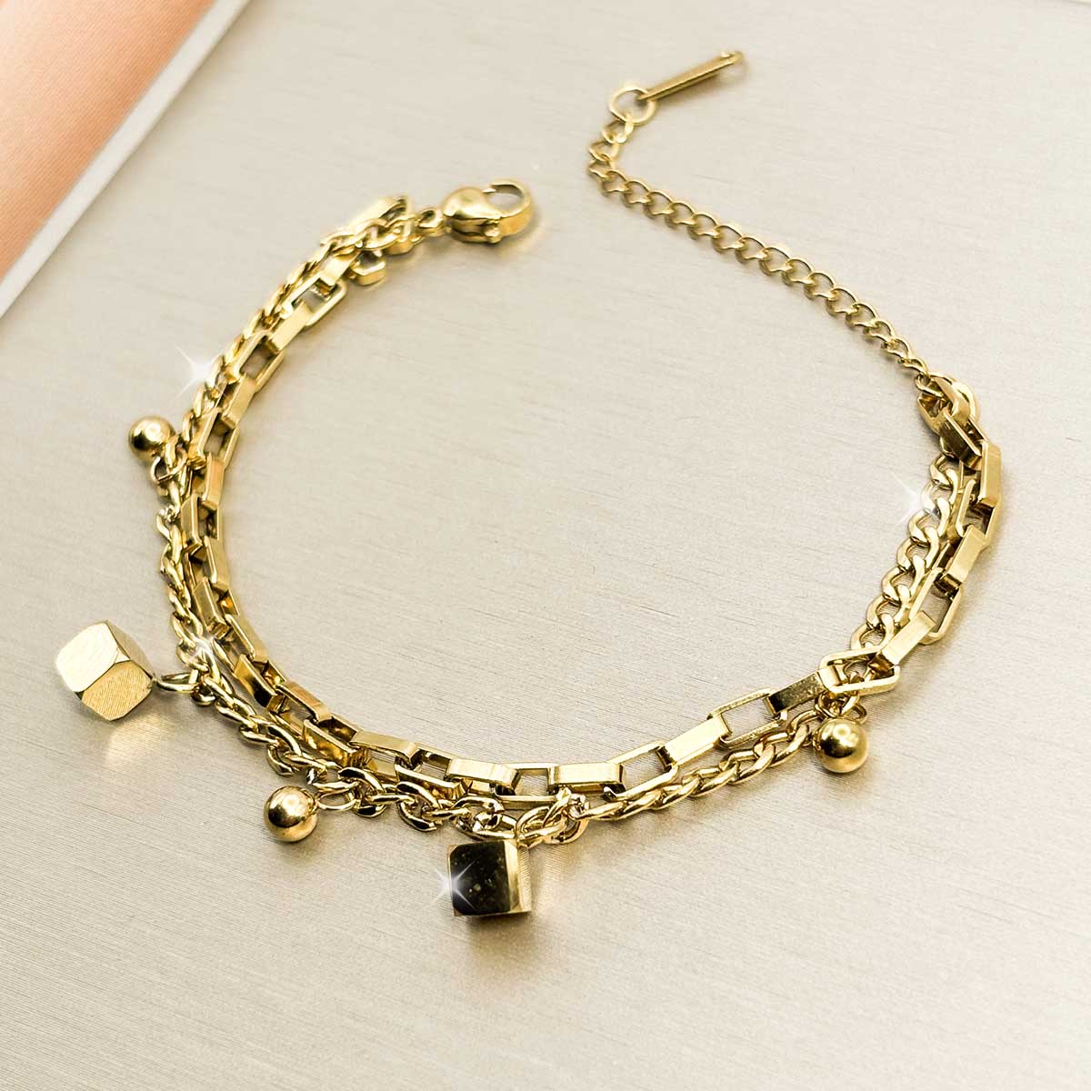 Würfel Armband Beschreibung: