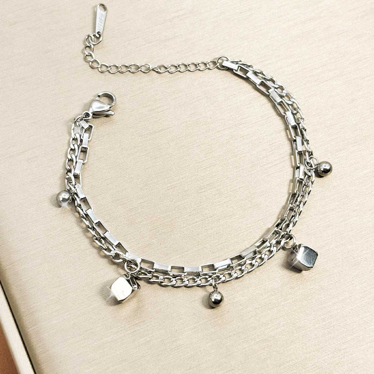 Würfel Armband Beschreibung: