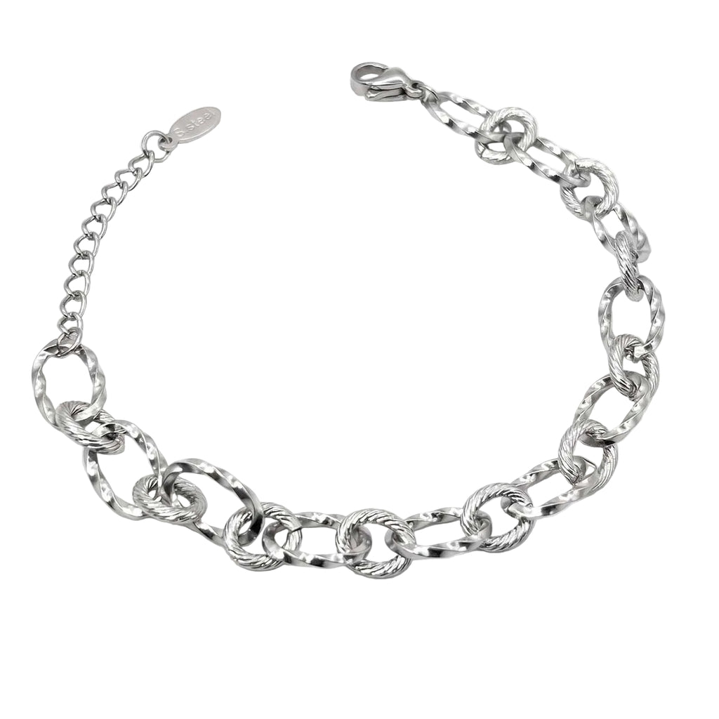 Silberfarbenes Edelstahl-Armband für Damen mit gemusterten, ineinander verschlungenen Gliedern, Hauptfoto