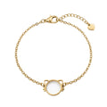 Verspieltes goldfarbenes Damen-Armband aus Edelstahl mit runder Katzenkopf-Silhouette, Hauptfoto