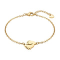 Goldfarbenes Damen-Armband aus Edelstahl mit zwei kleinen, niedlichen Babyfuß-Anhängern, Hauptfoto