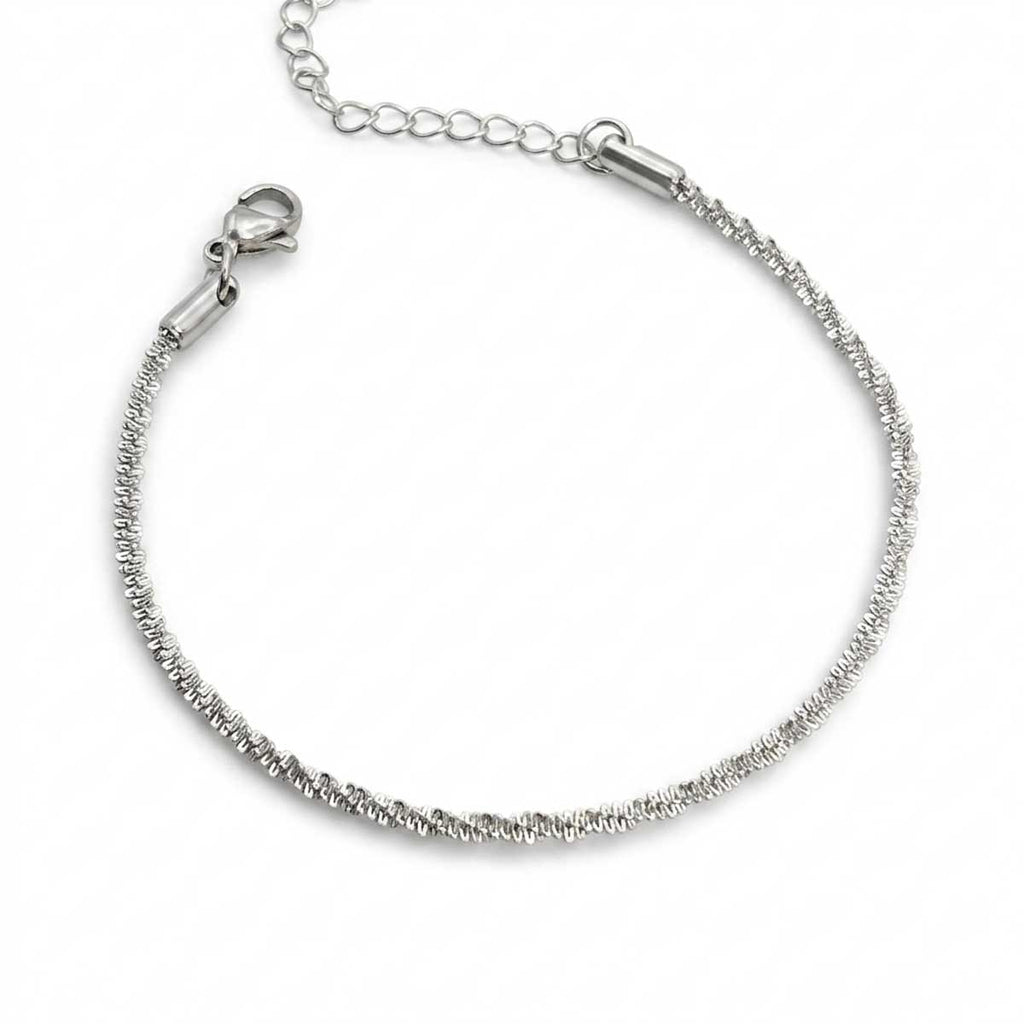 Silberfarbenes Damen-Armband aus Edelstahl mit einer intensiv strukturierten, glitzernden Ketten-Struktur, Haupfoto