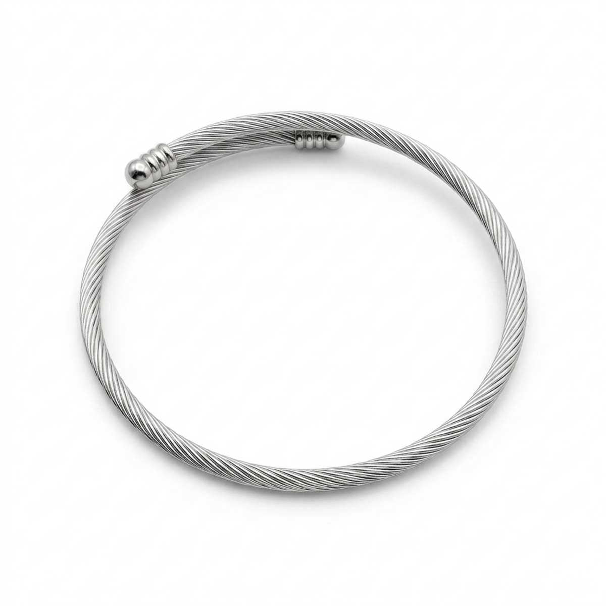 Silberfarbener Damen-Armreif aus Edelstahl im eleganten, flexibel gewickelten Kabel-Design, Produktfoto