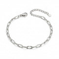 Silberfarbenes Edelstahl-Armband für Damen mit länglichen, filigran gemusterten Kettengliedern, Hauptfoto.