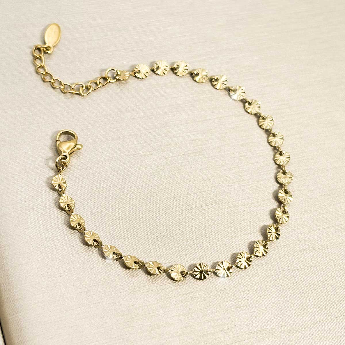 Goldfarbenes Plättchen Armband