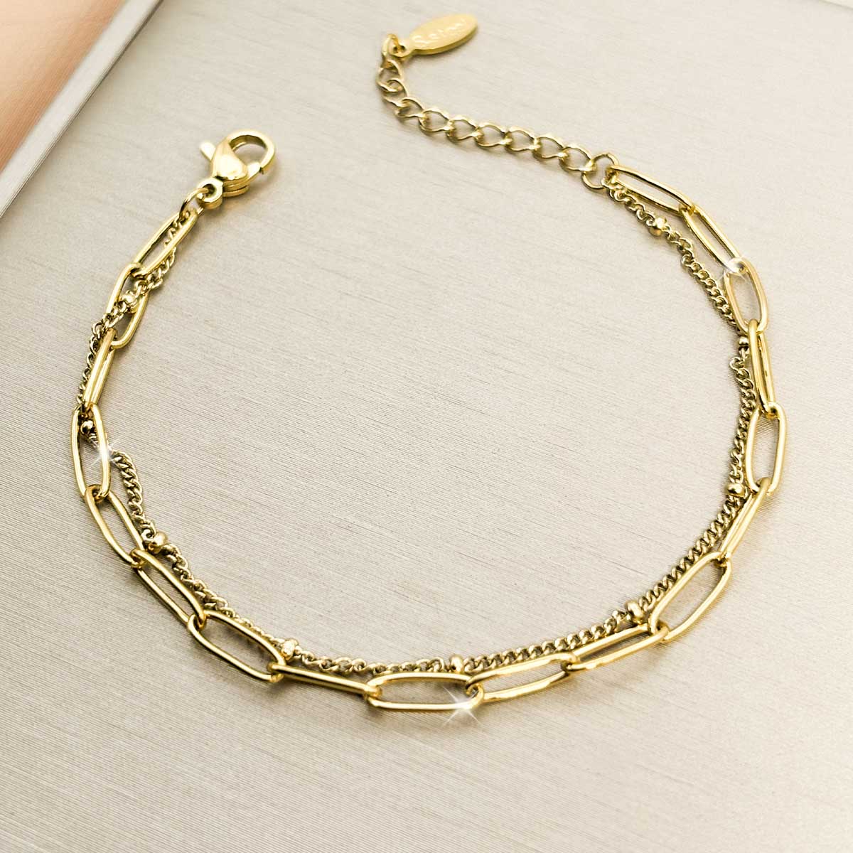 Goldfarbenes Layering Armband