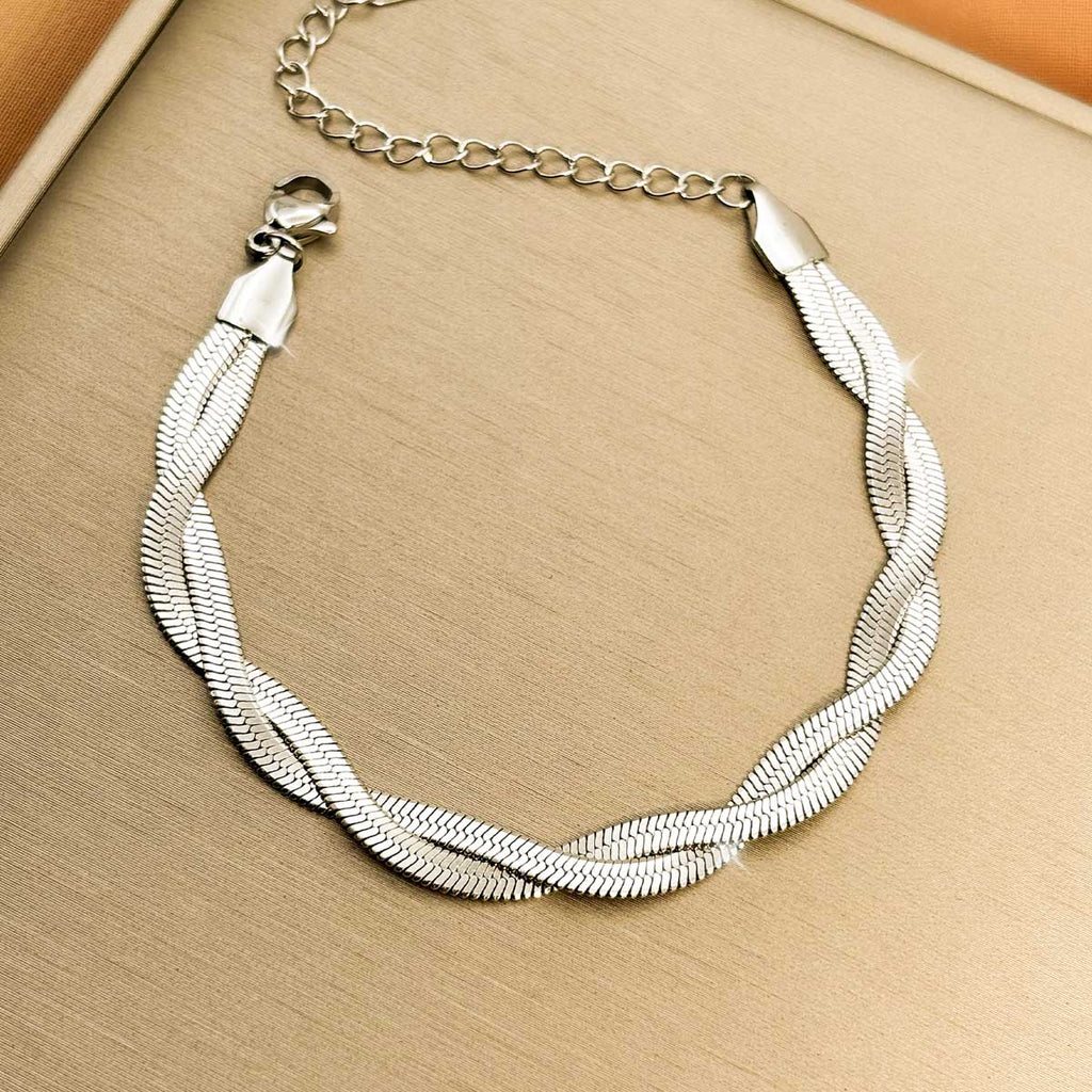 Silberfarbenes Geflecht Armband