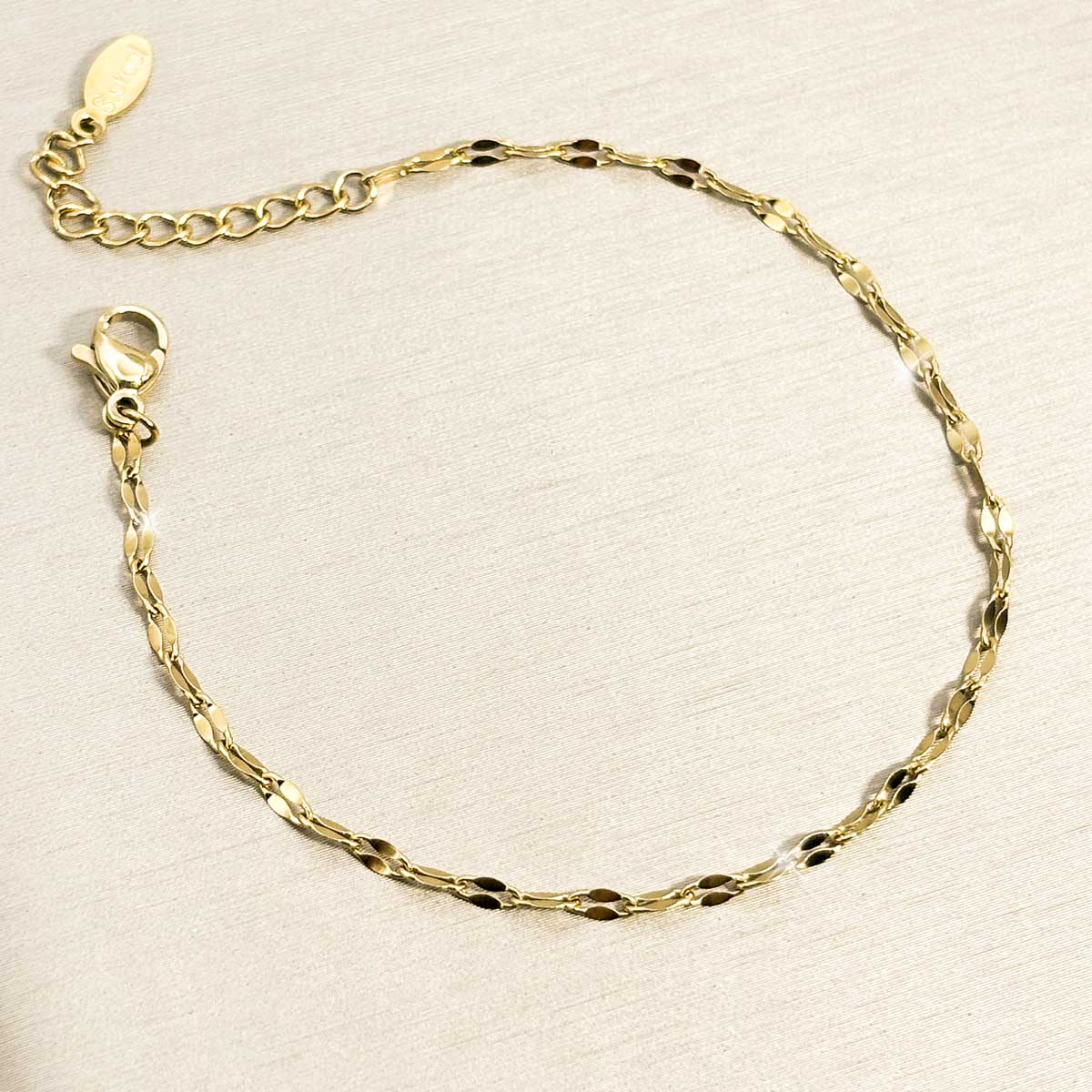 Goldfarbene Eleganz Armband