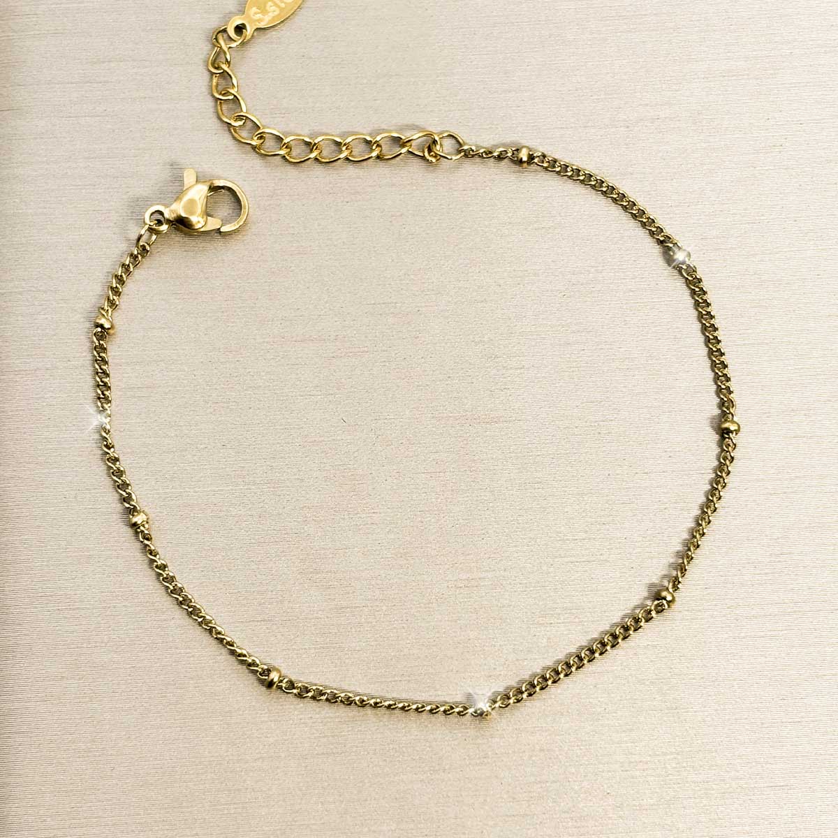 Goldfarbenes Symmetrie Armband