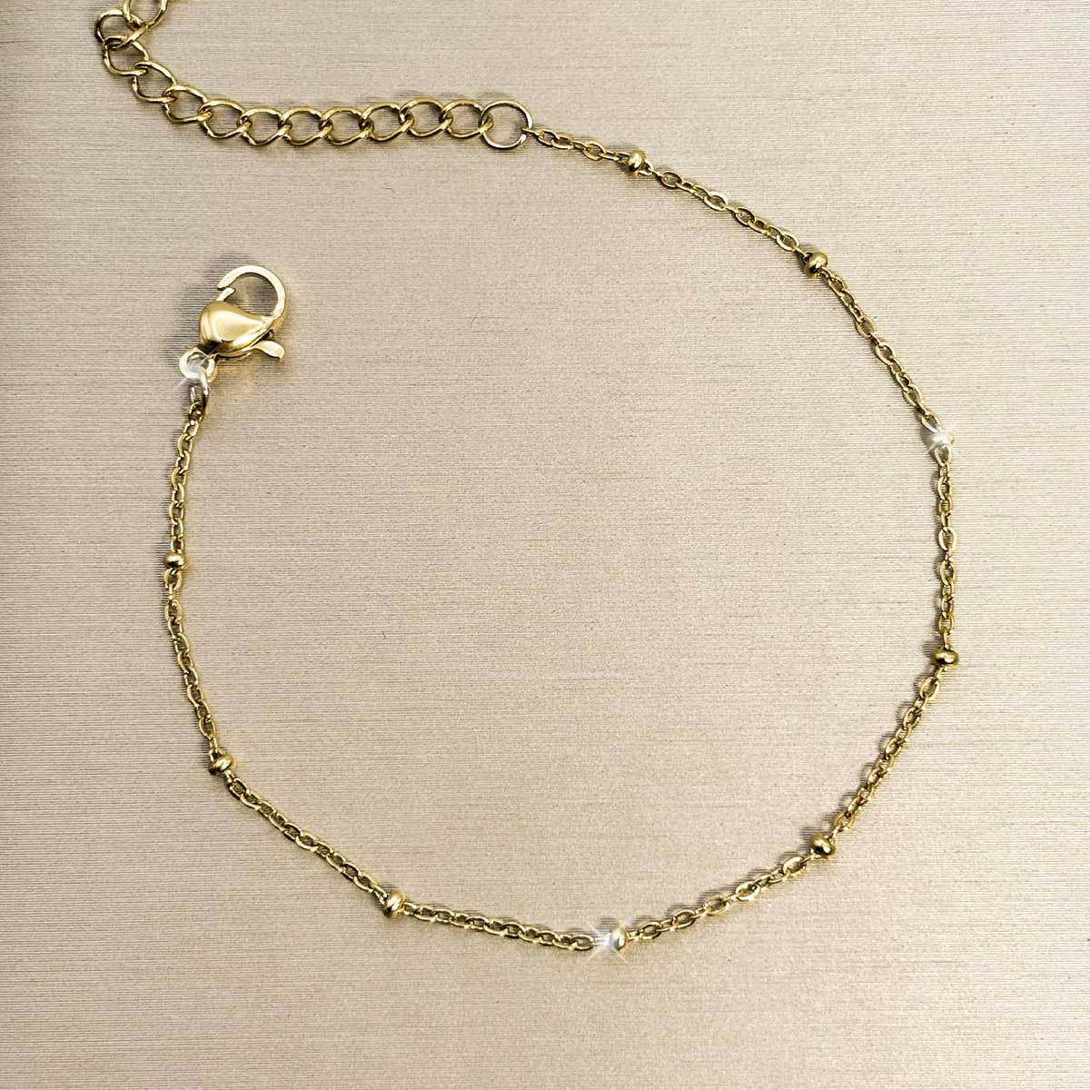 Goldfarbenes Filigran Armband
