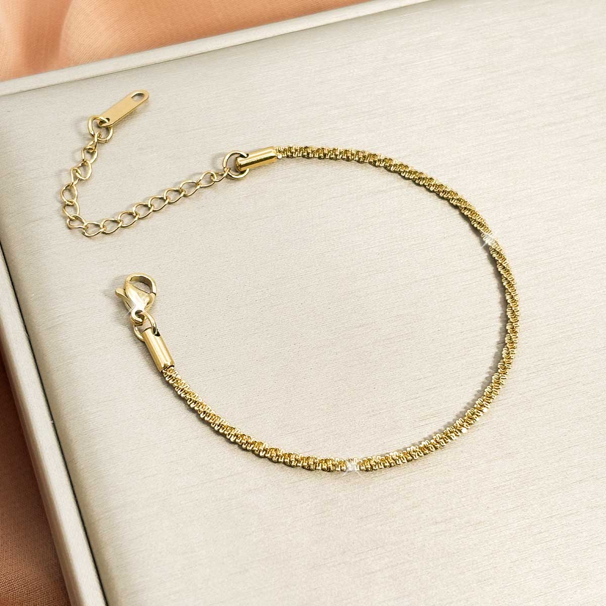 Goldfarbenes Glanz Armband