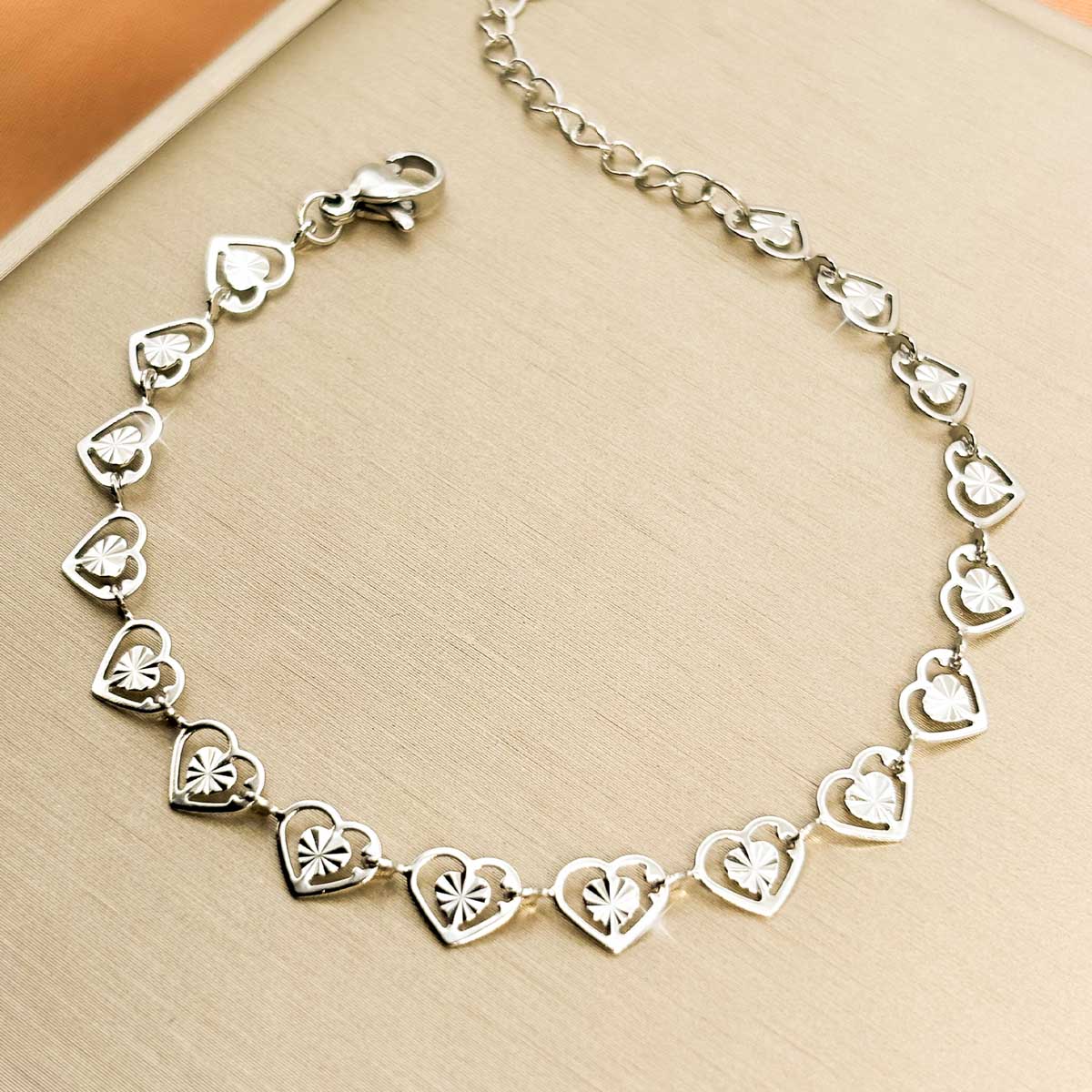 Silberfarbenes Herz Armband