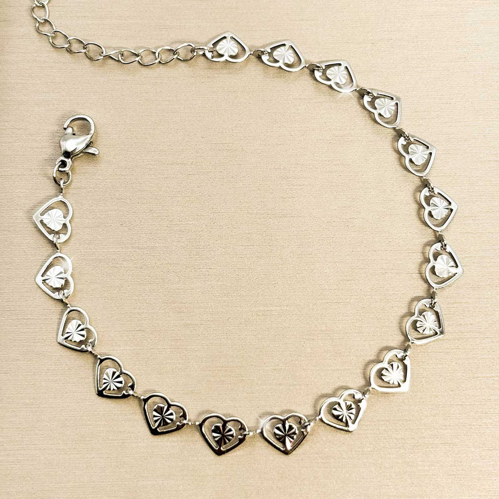 Silberfarbenes Herz Armband