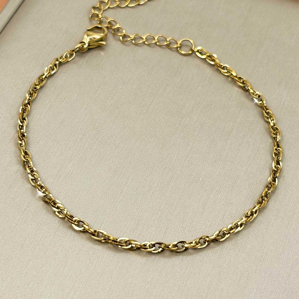 Goldfarbenes Twist Armband