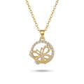 Goldfarbene Damen-Halskette aus Edelstahl mit einer runden, zirkoniabesetzten Plakette und integriertem Schmetterling-Motiv, Hauptfoto.