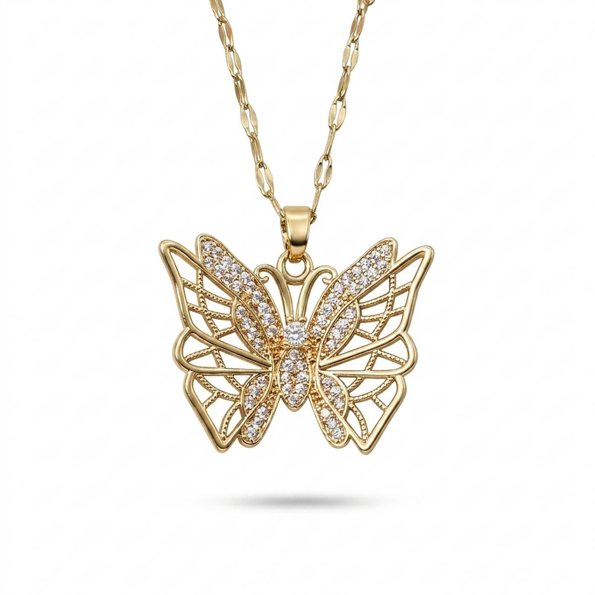 Damen Halskette mit großem Schmetterlings-Anhänger im filigranen Cut-Out-Design, verziert mit feinen Zirkonia-Steinen, Hauptfoto