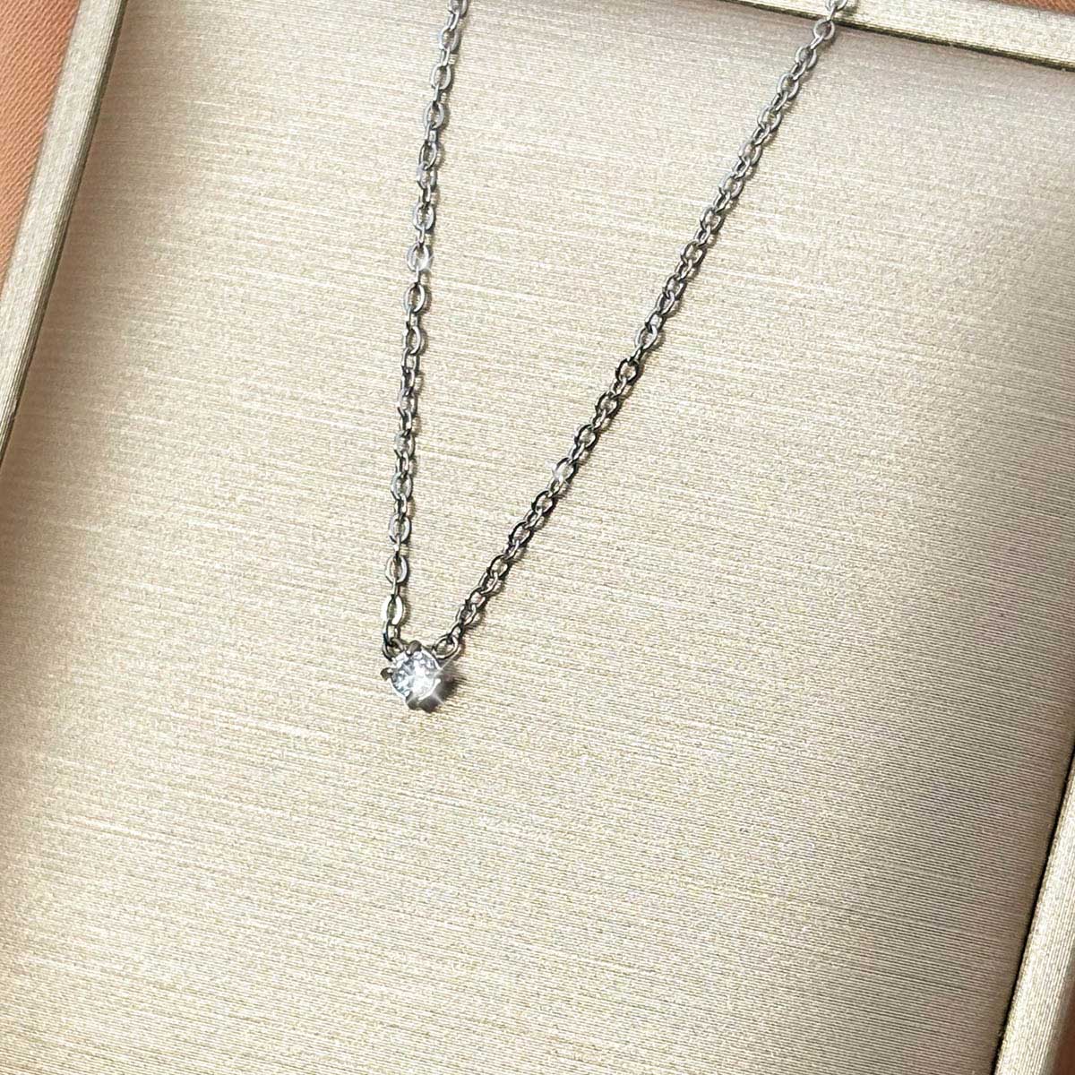 Minimalistische Zirkonia Kette