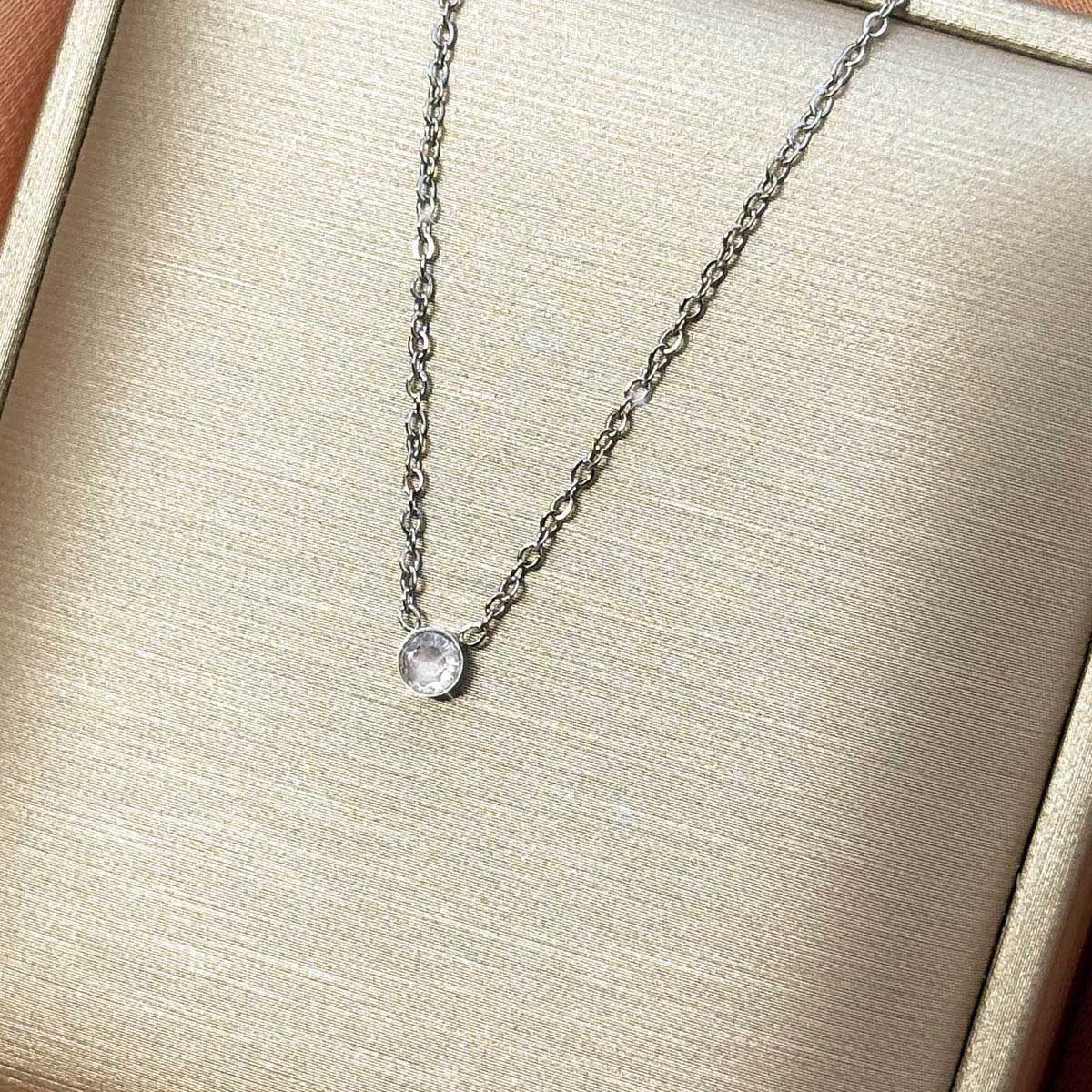 Zarte Zirkonia Kette
