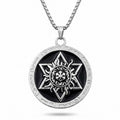 Herren-Halskette aus Edelstahl in Silber mit rundem Siegel-Anhänger, Hexagramm und Sonnen-Symbol, Hauptfoto.