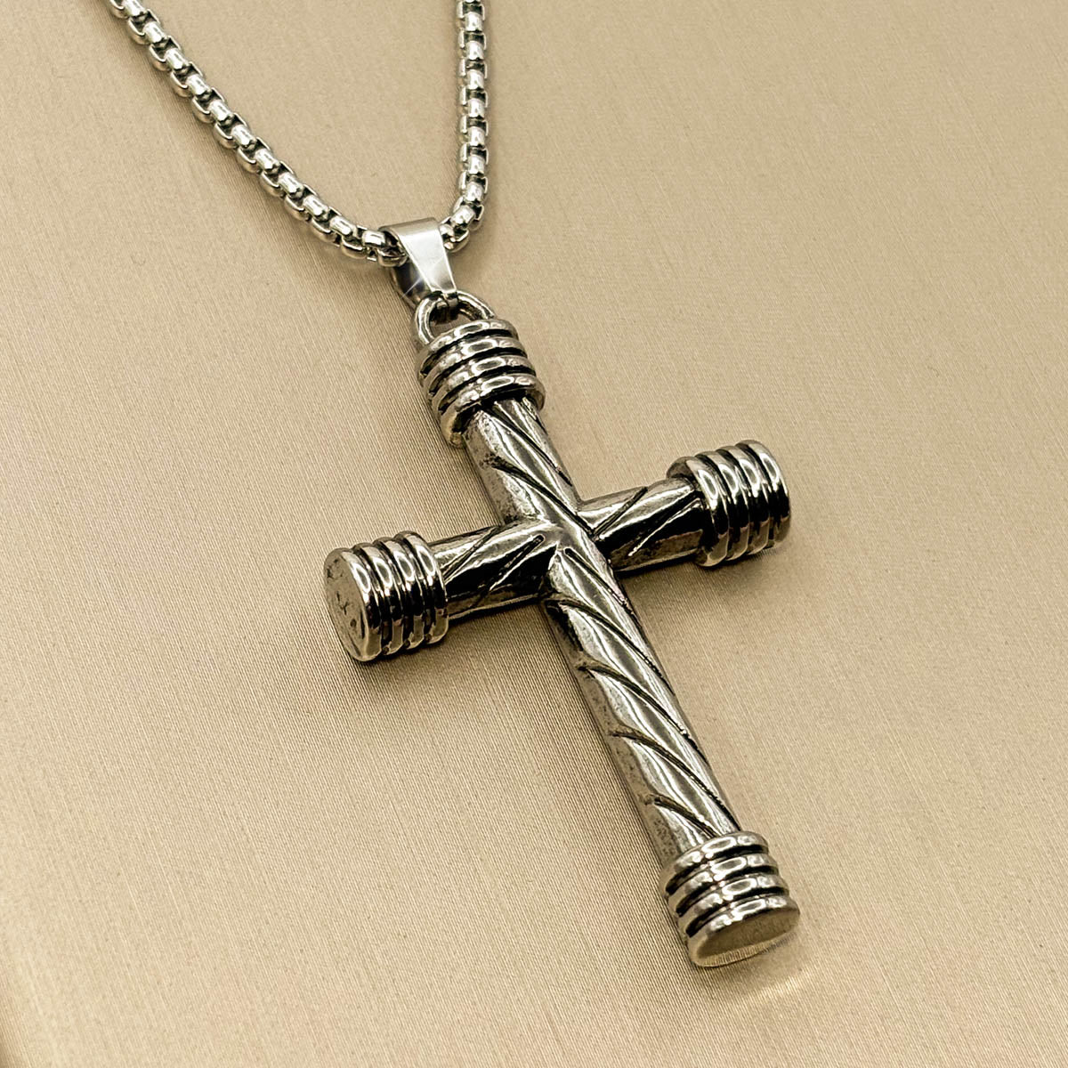 Kordel Kreuz Halskette