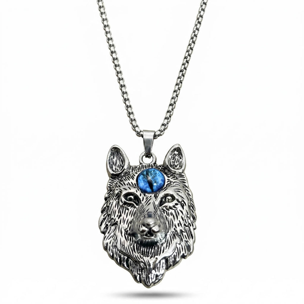 Herren Halskette mit massivem Wolfskopf-Anhänger aus silberfarbenem Edelstahl und blauem Akzent, Hauptfoto.